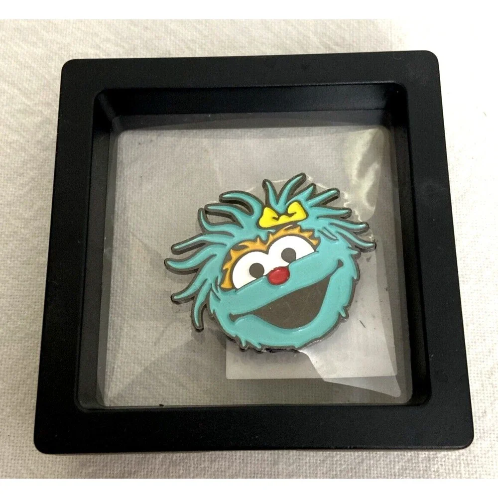 Headgear Pins Rosita Sesame Street Character Enamel‎ in Box